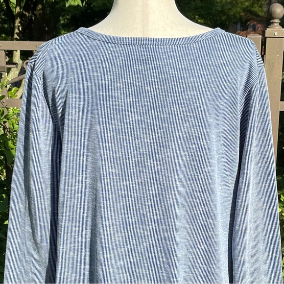 NWOT Acting Pro Adjustable Cinched/Ruched Tie Front V-neck Pinstripe Top - Picture 10 of 16